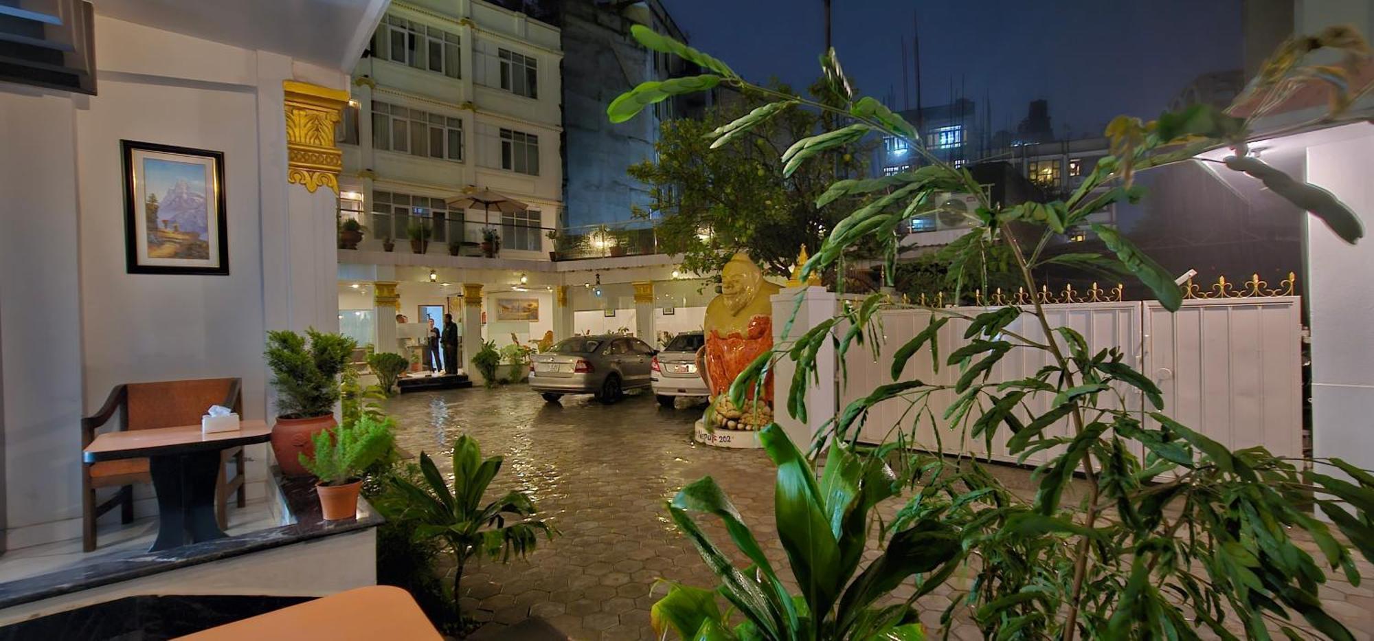 Durbar Hotel & Residence Katmandu Zewnętrze zdjęcie